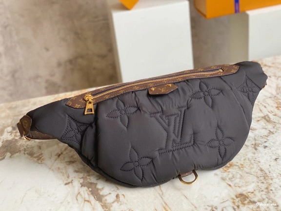 VUITTON BUMBAG MAXI LOUIS 0714